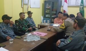 Babinsa Bakalankrajan Perkuat Sinergi dengan Perangkat Kelurahan dan Tokoh Masyarakat Lewat Komsos