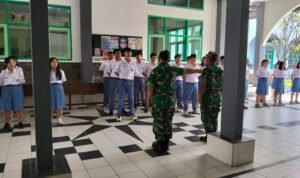 Koramil Lowokwaru Bekali Siswa Baru SMAK Santo Yusuf Kota Malang dengan Nilai-Nilai Kebangsaan
