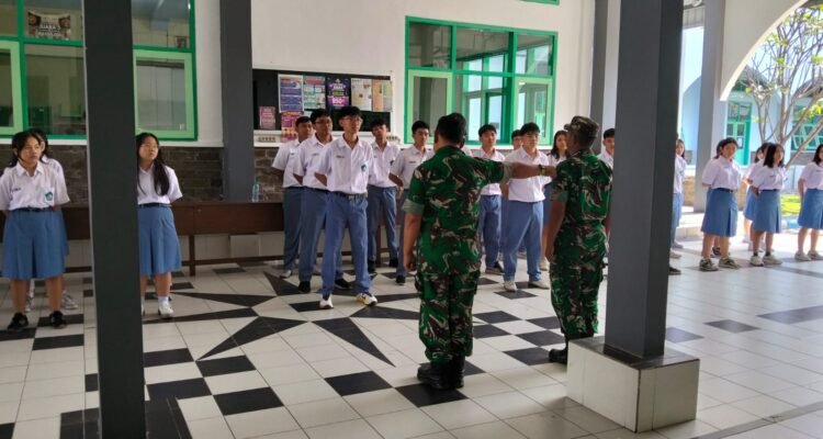 Koramil Lowokwaru Bekali Siswa Baru SMAK Santo Yusuf Kota Malang dengan Nilai-Nilai Kebangsaan