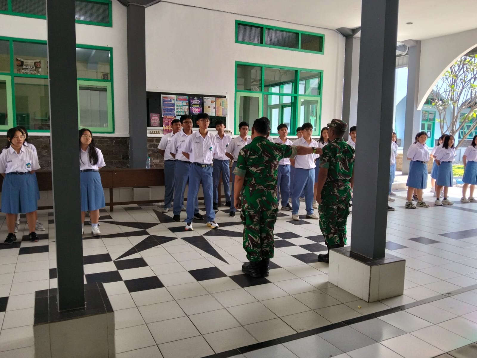 Koramil Lowokwaru Bekali Siswa Baru SMAK Santo Yusuf Kota Malang dengan Nilai-Nilai Kebangsaan