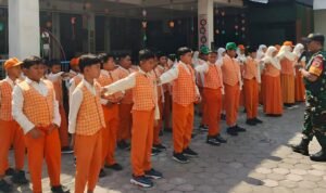 IMG-20260718-WA0021 Tanamkan Kedisiplinan dan Bentuk Karakter Generasi Muda, Babinsa Kebonsari Latihkan PBB di MI Islamiyah