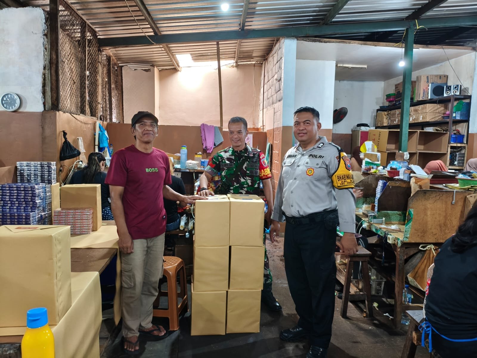 Babinsa dan Bhabinkamtibmas Dampingi UMKM Bumiayu, Pastikan Home Industri Berkembang Aman dan Produktif