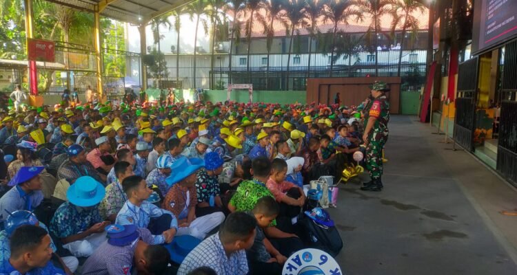 Babinsa Madyopuro Tanamkan Karakter dan Jiwa Kepemimpinan Siswa Baru SMKN 6 Malang