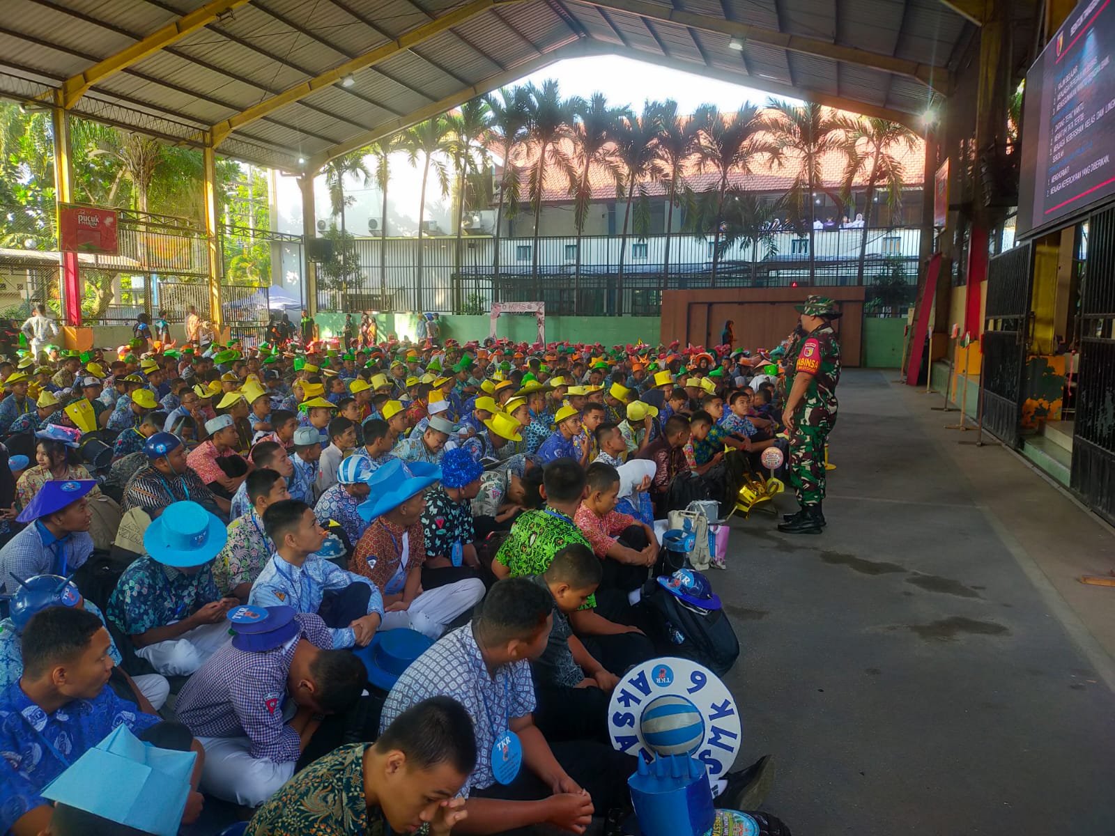 Babinsa Madyopuro Tanamkan Karakter dan Jiwa Kepemimpinan Siswa Baru SMKN 6 Malang