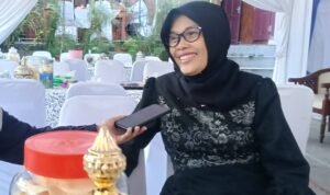 Menemukan Romantisme di Tanah Suci, Sekda Blitar Khusna Lindarti: Haji Mengajarkan Pasangan Saling Menguatkan