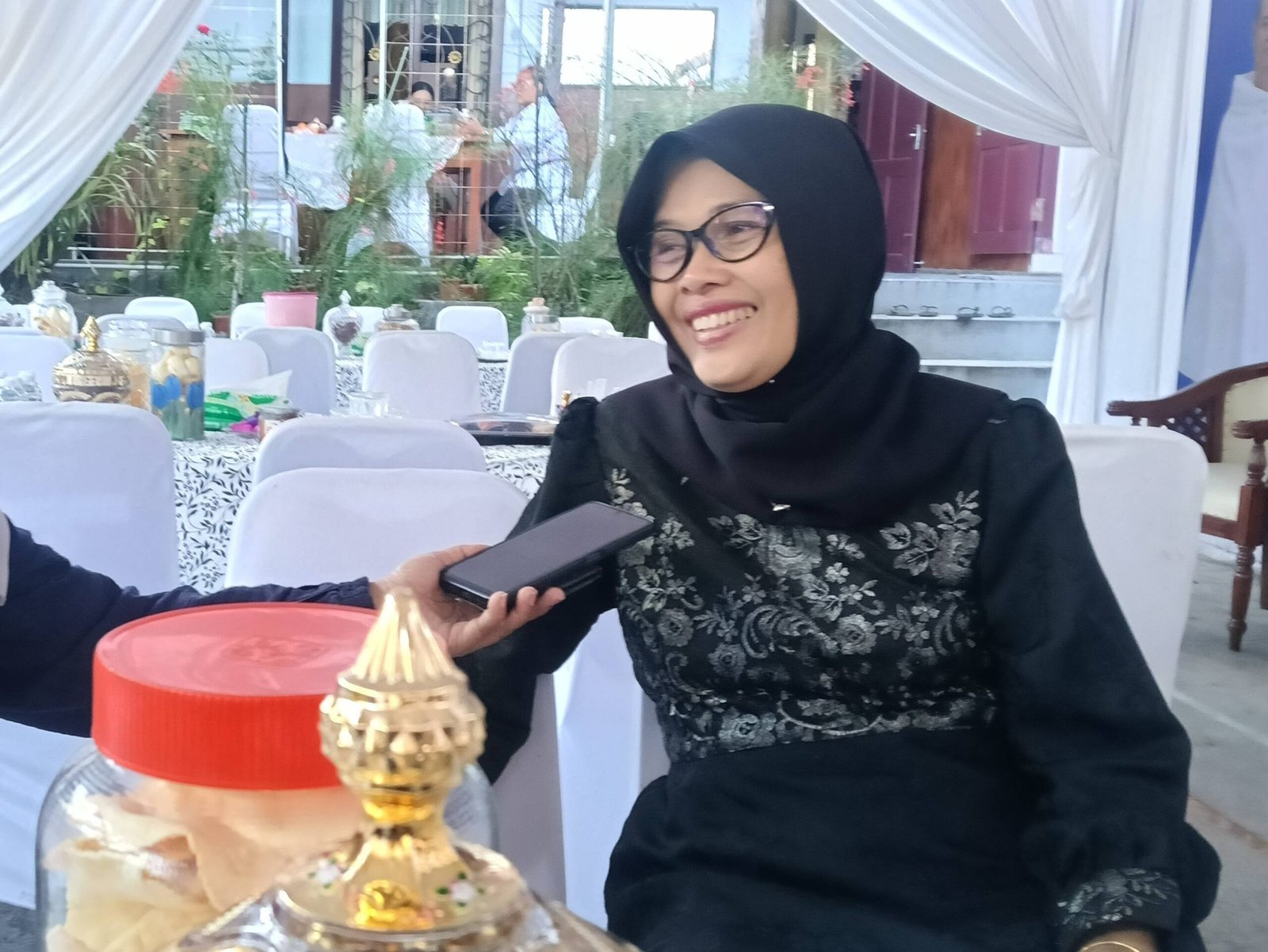 Menemukan Romantisme di Tanah Suci, Sekda Blitar Khusna Lindarti: Haji Mengajarkan Pasangan Saling Menguatkan