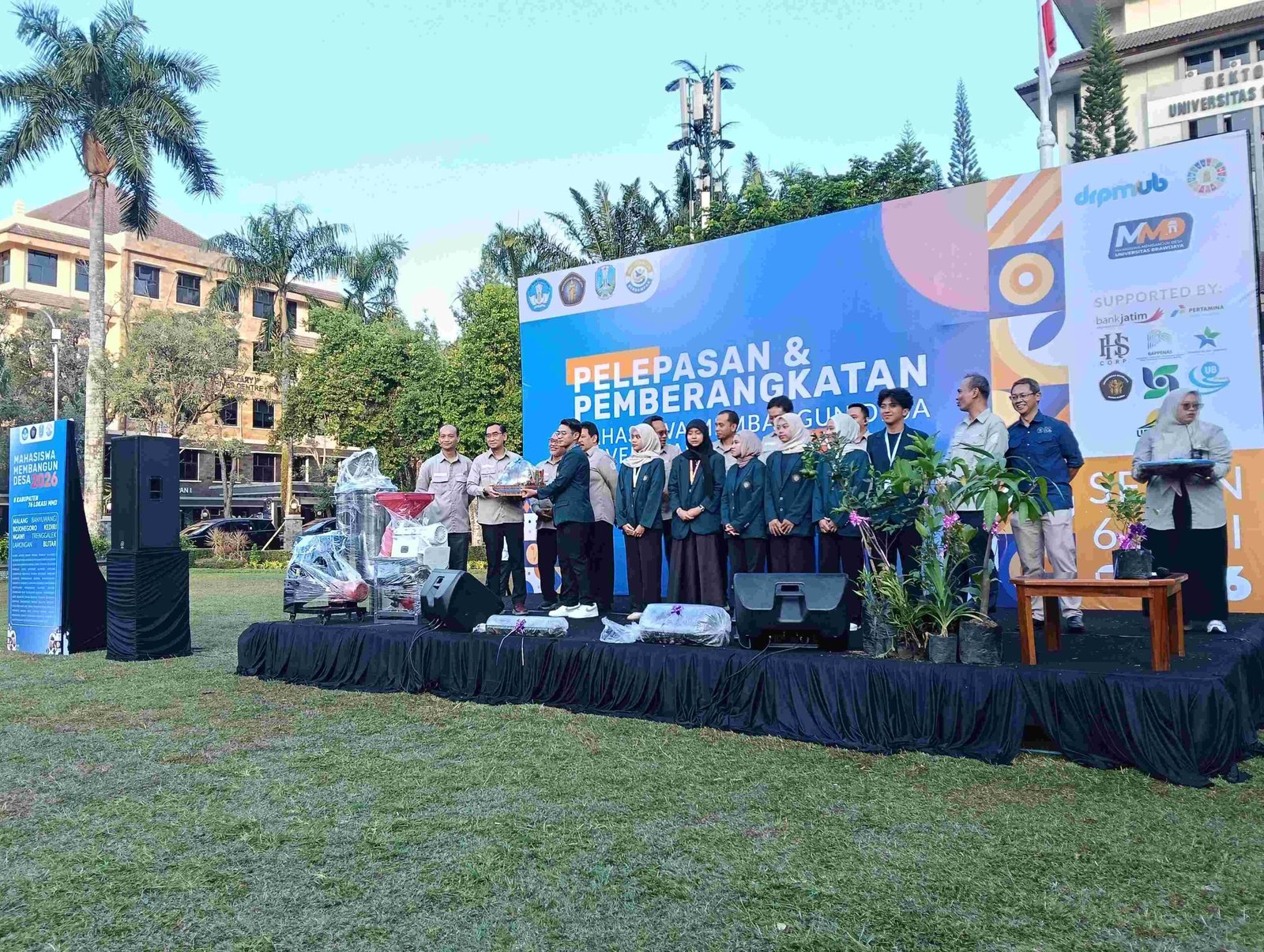 Lepas 1.000 Mahasiswa MMD 2026, UB Targetkan Hasilkan 100 Produk Teknologi Tepat Guna di 76 Desa.