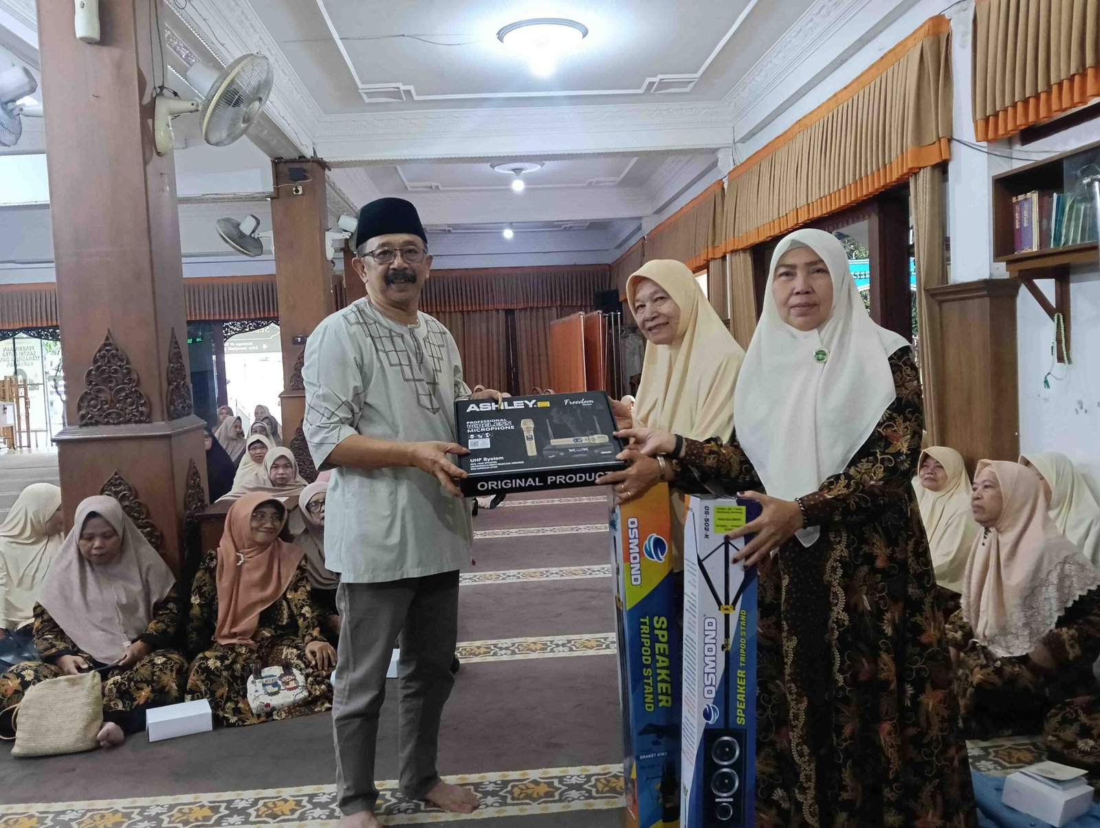 Pokir FPKB DPRD Kota Malang Cair, Arief Wahyudi Salurkan Bantuan Sound System hingga Hadrah untuk Kelompok Seni dan Muslimat NU