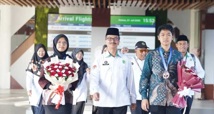 c1_20260721_20362734 Talita dan Kautsar Harumkan Indonesia, Siswa MAN 2 Kota Malang Taklukkan Olimpiade Sains Dunia di Eropa dan Asia Tengah