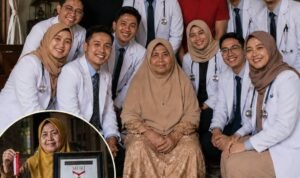 Hanya Lulusan SMA, Ibu Ini Buktikan Kasih Sayang Mampu Mengantarkan 10 Anaknya Menjadi Dokter