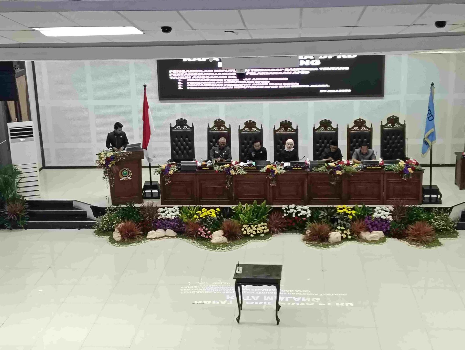 Rapat Paripurna DPRD Kota Malang terkait pengambilan keputusan terhadap Rancangan Peraturan Daerah (Raperda) tentang Pertanggungjawaban Pelaksanaan Anggaran Pendapatan dan Belanja Daerah (APBD) Tahun Anggaran 2025,.(Djoko W)