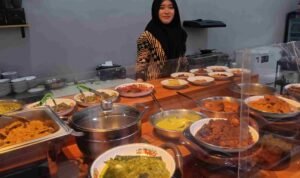 Kuliner Minang Autentik di Surabaya, Nasi Kapau Langganan Jemursari Andalkan Bumbu Medok Khas Kapau
