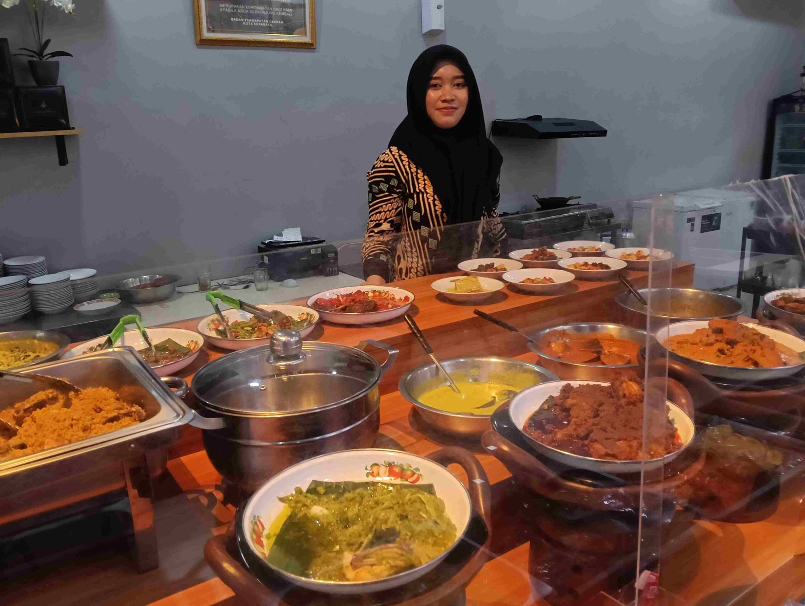 Kuliner Minang Autentik di Surabaya, Nasi Kapau Langganan Jemursari Andalkan Bumbu Medok Khas Kapau