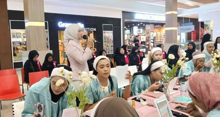 Dari Dapur ke Dunia Usaha, BFBL dan Spektra Bekali Ibu Rumah Tangga di Malang dengan Keterampilan Kecantikan Gratis
