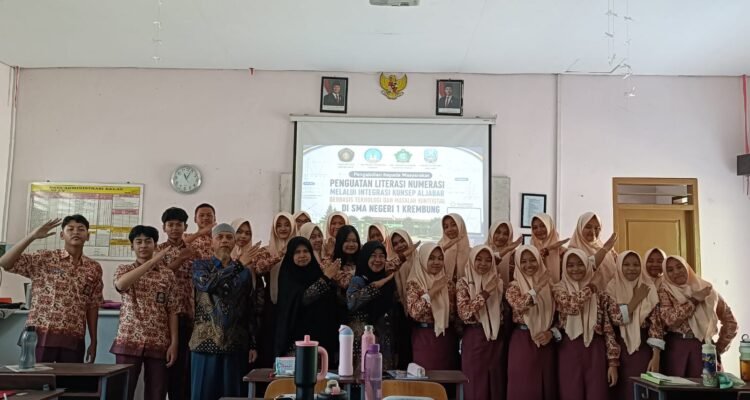 GeoGebra dan AI Masuk Kelas, FSTeM UB Dongkrak Literasi Numerasi Siswa SMAN 1 Krembung