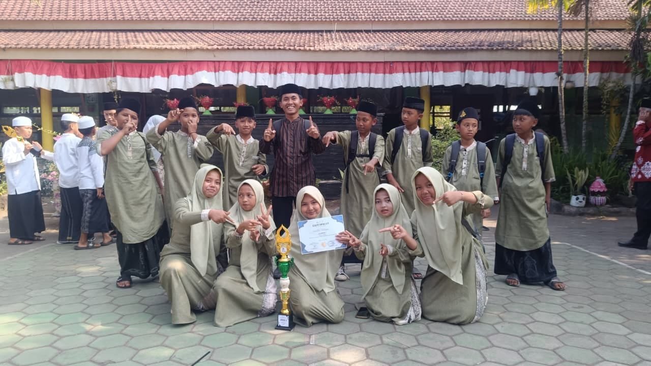 SDN 02 Permanu Juara 1 Lomba Banjari se-Kecamatan Pakisaji, Bukti Pembinaan Seni Islami Berbuah Prestasi