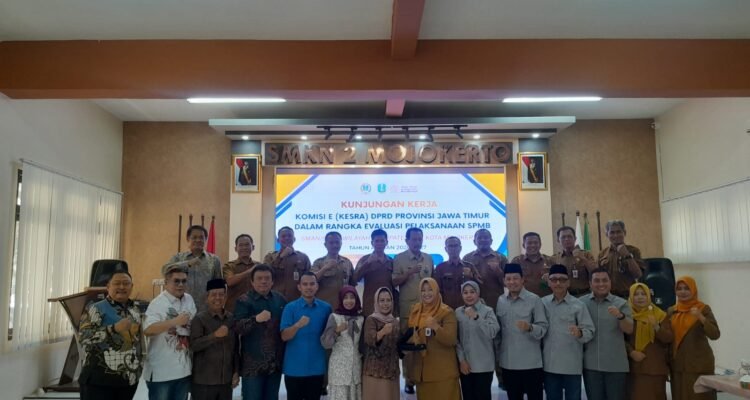 IMG-20260804-WA0032 Sri Untari Dorong Pemetaan Lulusan SMA/SMK, Komisi E DPRD Jatim Evaluasi SPMB di Mojokerto