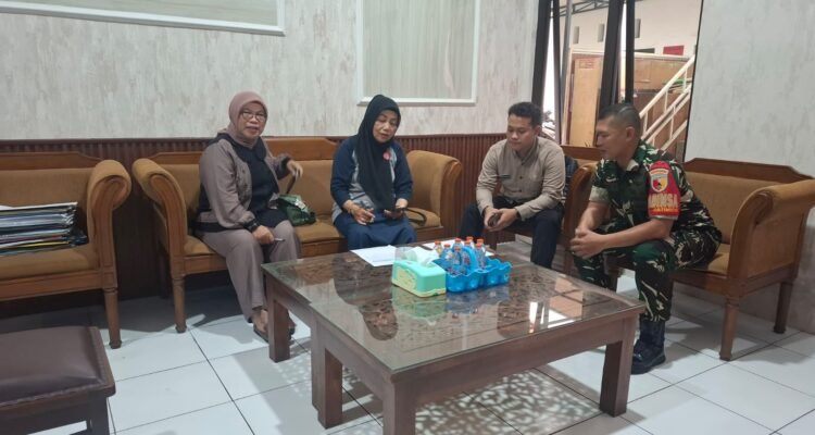 Babinsa Jatimulyo Perkuat Sinergi dengan Tokoh Masyarakat, Jaga Kondusivitas Wilayah Lewat Komsos