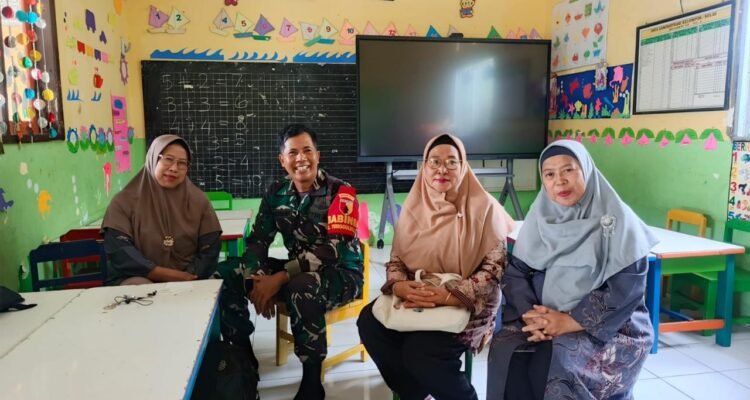Babinsa Tunggulwulung Perkuat Sinergi dengan Guru, Dorong Sekolah Aman dan Kondusif