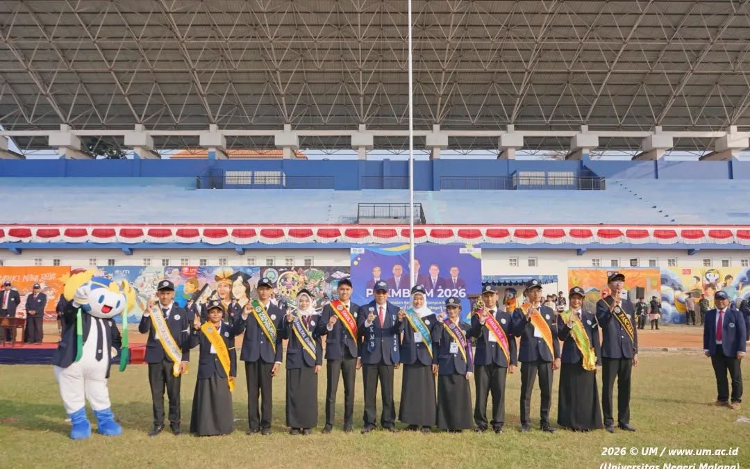 13.045 Maba Penuhi Stadion Cakrawala, “Laskar Dewantara Muda” UM Ditantang Berani Berpikir Merdeka