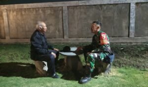 IMG-20260812-WA0018 Komsos Dialogis Babinsa Tasikmadu Pererat Kemitraan dengan Warga