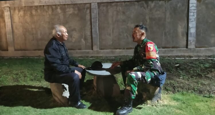 IMG-20260812-WA0018 Komsos Dialogis Babinsa Tasikmadu Pererat Kemitraan dengan Warga