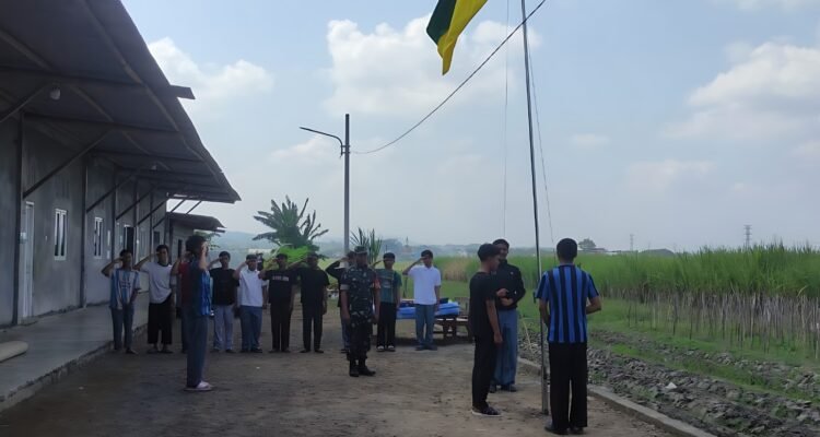 IMG-20260812-WA0059 Babinsa Bumiayu Latih Santri Jelang HUT RI ke-81