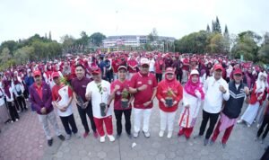 UMM Rayakan Kemerdekaan dengan Jalan Sehat, Tebar Bibit, dan Bersih-Bersih