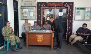 Babinsa Kota Lama Perkuat Sinergi dengan Linmas Jaga Kondusivitas Wilayah
