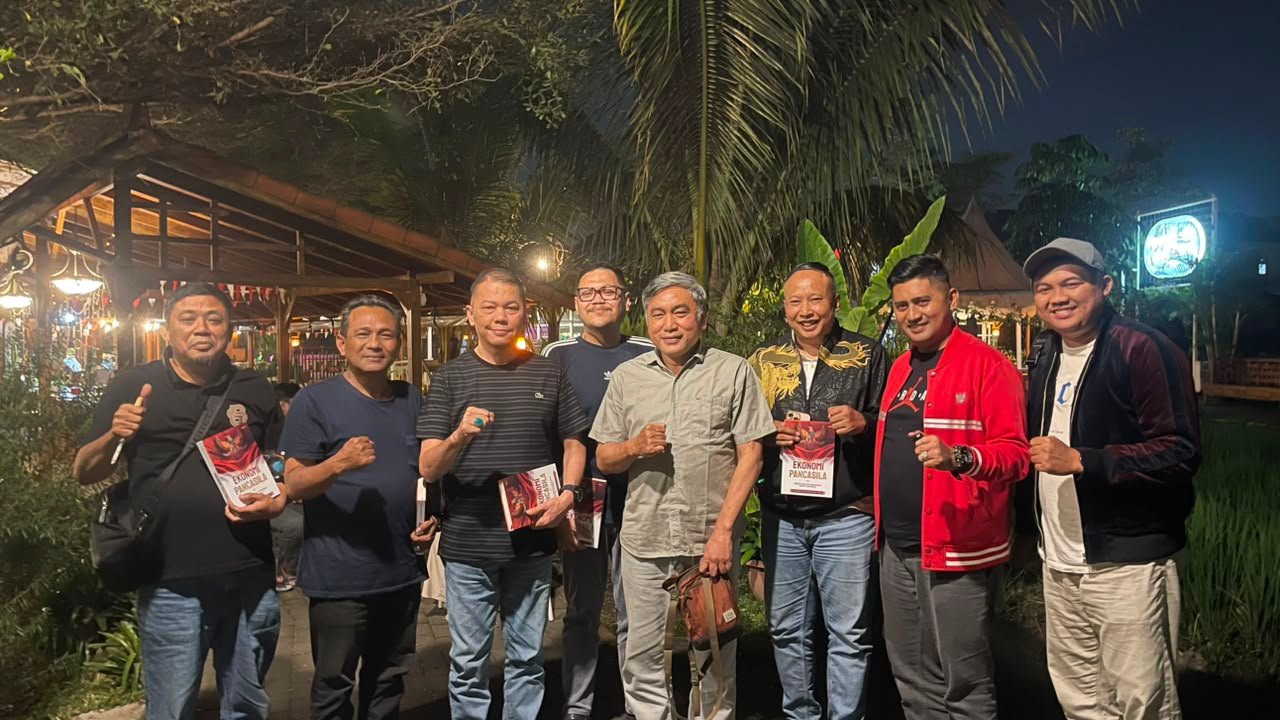 Ketum LPKAN Terima Buku “Ekonomi Pancasila”, Kemerdekaan Harus Dirasakan Rakyat
