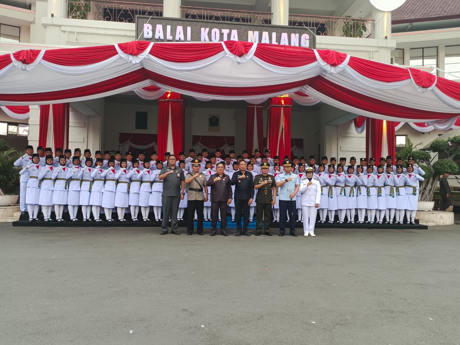 Dandim 0833 Hadiri Pengukuhan Paskibraka Kota Malang