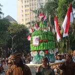 UB Padukan Budaya Nusantara dan Pesan Green Campus dalam Parade HUT ke-81 RI