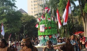 UB Padukan Budaya Nusantara dan Pesan Green Campus dalam Parade HUT ke-81 RI