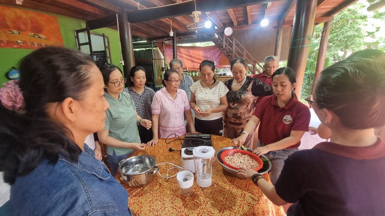 Dari Ampas Menjadi Camilan Bernilai, Mahasiswa UB Kembangkan Snack Bar di Vietnam