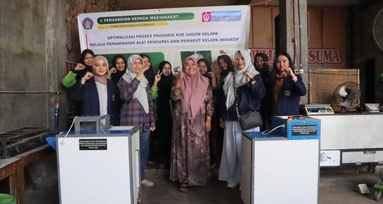 Polinema Dorong Produksi Kue Sagon Blitar Lebih Efisien dengan Mesin Pengupas dan Pemarut Kelapa
