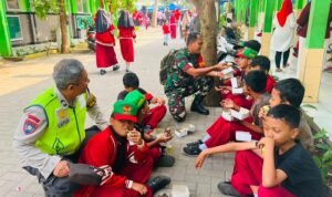 Babinsa Ketawanggede, Sahabat Anak di Momen Kemerdekaan