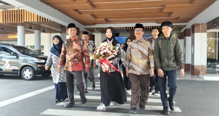 Siswi MAN 2 Kota Malang Borong 4 Penghargaan di IESO 2026 Italia, Bawa Nama Indonesia ke Panggung Dunia