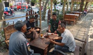 IMG-20260831-WA0058 Babinsa Sukun Perkuat Kedekatan dengan Warga Lewat Komsos, Keamanan Dibangun dari Lingkungan