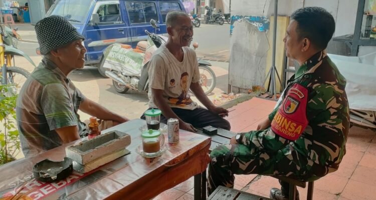 Babinsa Bareng Rajut Kebersamaan Bersama Warga, Perkuat Kamtibmas dari Lingkungan