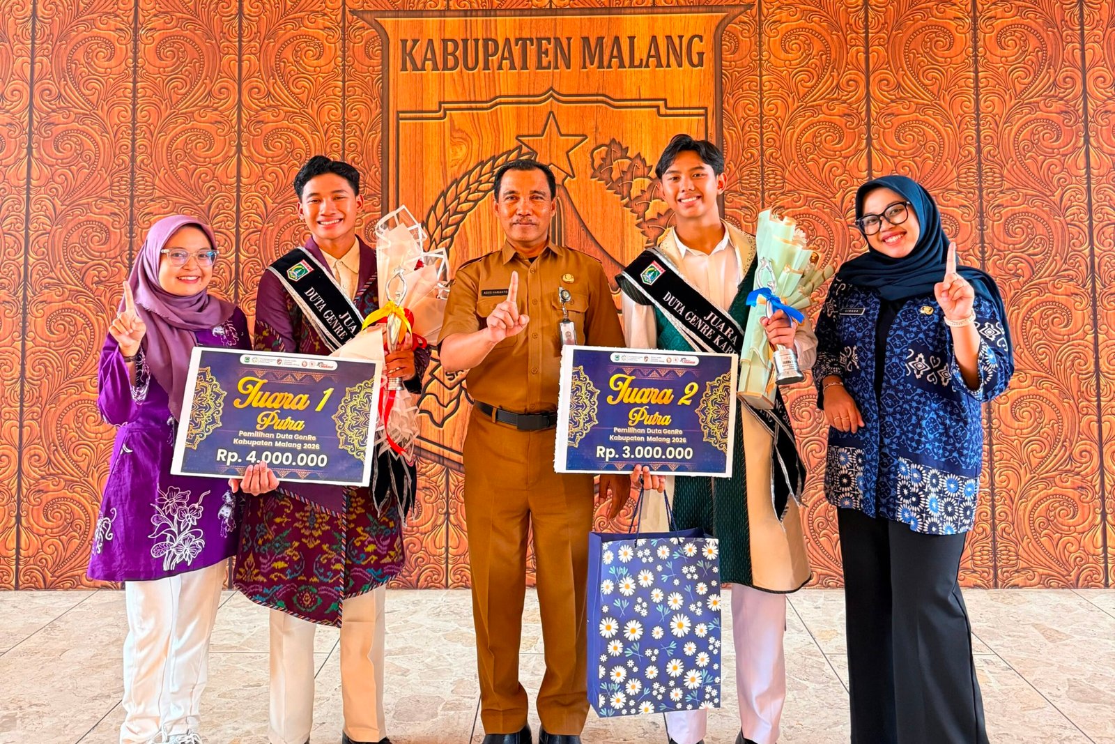 Dua Siswa SMAN 1 Turen Ukir Prestasi, Melgi dan Marfel Juara Duta GenRe Kabupaten Malang 2026