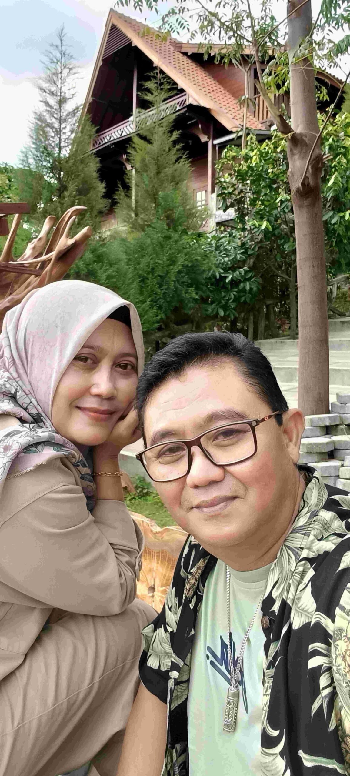 38 Tahun Bersama: Dari Titik Nol, Menaklukkan Liku Kehidupan hingga Menikmati Senja Bersama