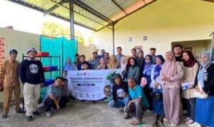 Polinema Dampingi Desa Ambunten Timur Ubah Sampah Menjadi Peluang Ekonomi