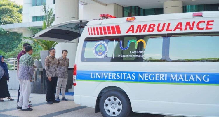 c1_20260812_15382291 UM Terima Ambulans dari BTN, Perkuat Layanan Kesehatan Sivitas Akademika
