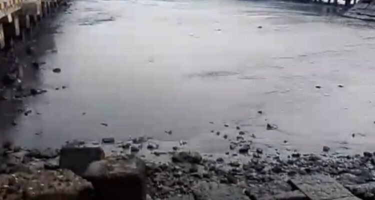 c1_20260815_09064039 Gempa M 7,7 Guncang Flores, Pelabuhan Maumere Rusak dan Satu Orang Meninggal