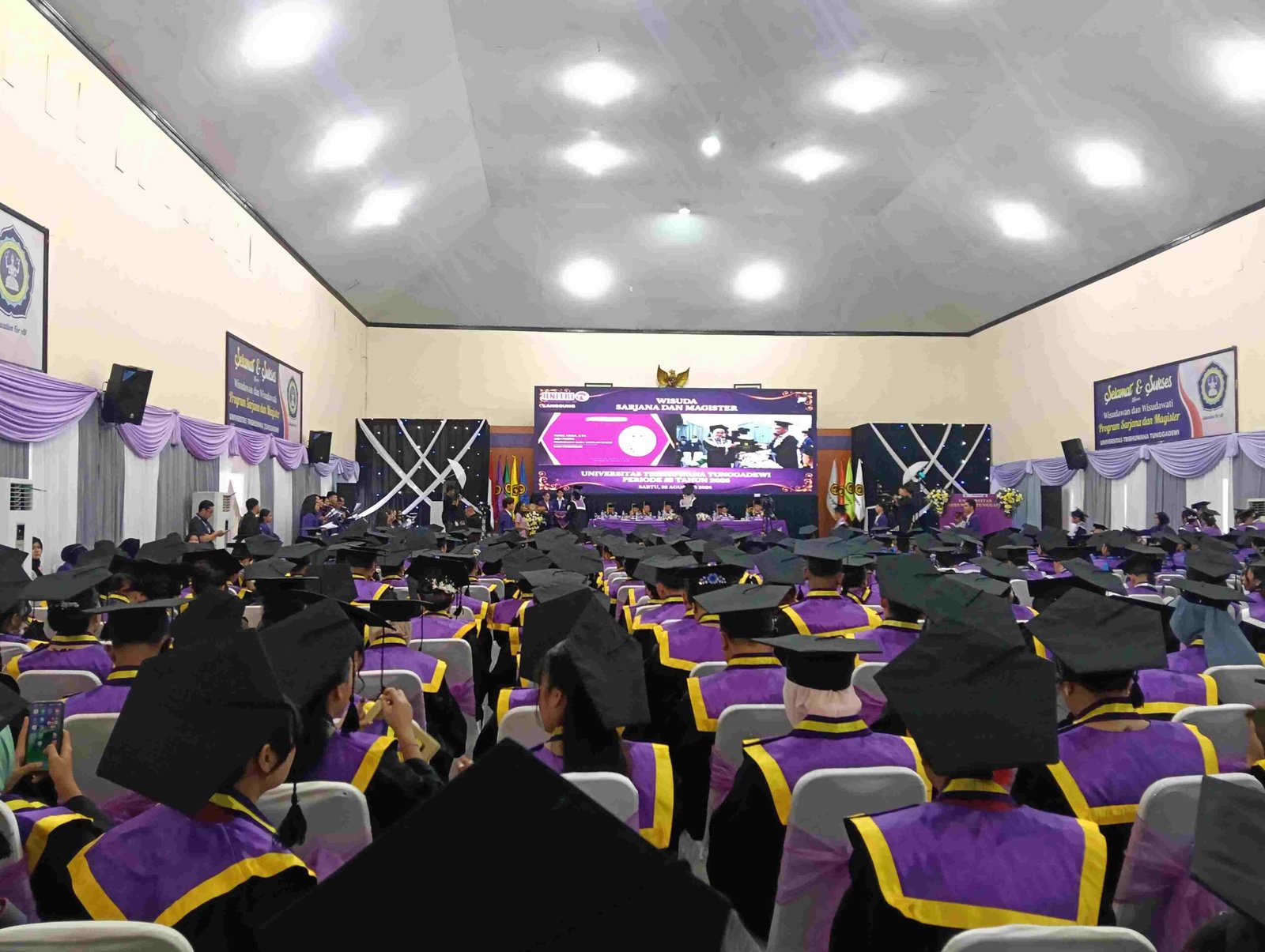 Prof. Dodi Wirawan Irawanto: Wisuda ke-52 UNITRI Malang, Cetak Lulusan Berdaya Saing dan Berkarakter Kerakyatan