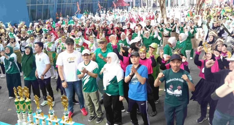 Ribuan Warga Malang Raya Tumpah Ruah, Senam Kreasi “Ha Ha–Hi Hi” Cak Udin Dorong UMKM hingga Dagangan Ludes
