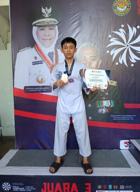 Gebrak Arena Taekwondo Jatim, Siswa SMAN 6 Malang Wildan Syauqi Rebut Juara 3