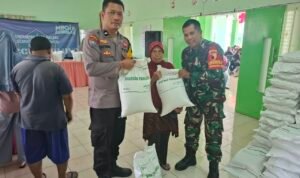 432 KPM di Tunggulwulung Terima Beras Bulog, Babinsa Kawal agar Tepat Sasaran