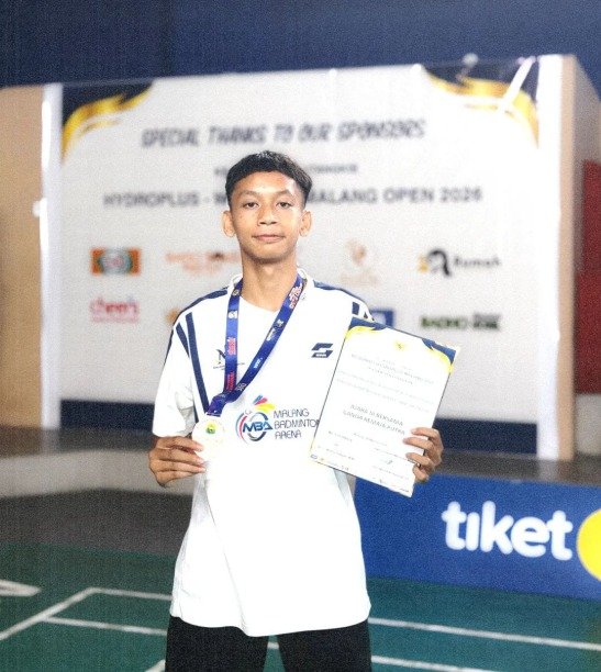 Tampil Konsisten, Siswa SMAN 6 Malang Rebut Podium Ketiga Kejurkot Badminton