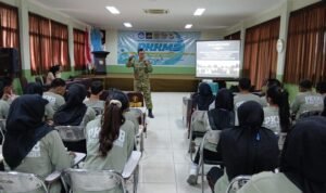 Danramil Blimbing Tanamkan Wawasan Kebangsaan kepada Mahasiswa STIKES Kendedes